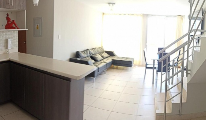 HERMOSO DEPARTAMENTO-DUPLEX CON VISTA DE CHICLAYO