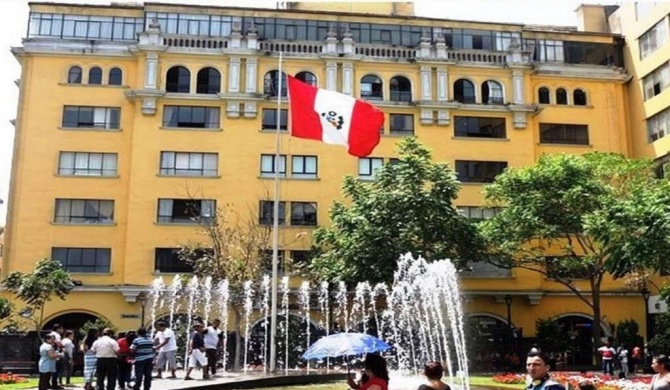 Apartamento frente al Palacio Gobierno