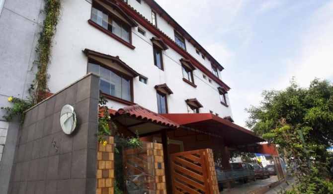 Hotel Tinkus Inn