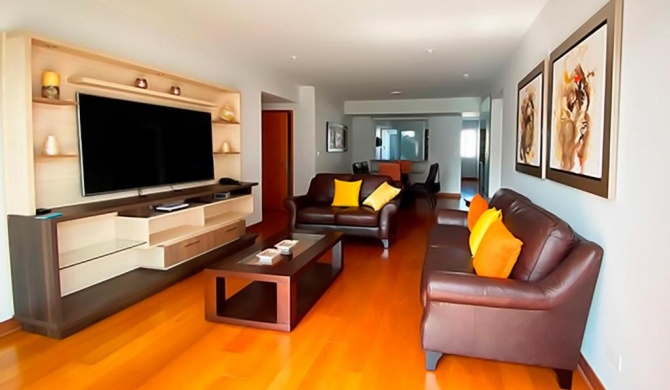 MODERN AND COMFORTABLE APARTMENT IN MIRAFLORES