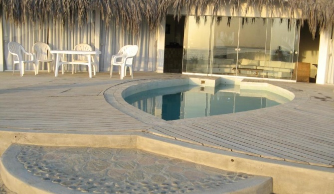 Villa Canoas con piscina privada y frente al mar