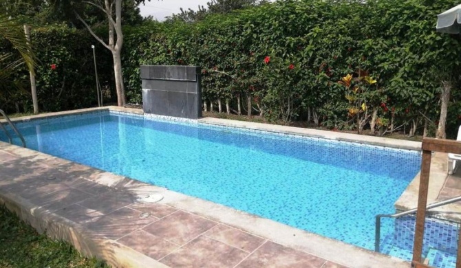 Agradable casa de campo con piscina.