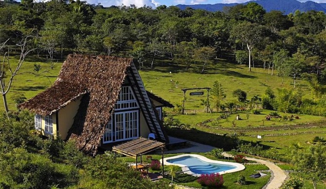 Espectacular casa con piscina en Yanashpa Village